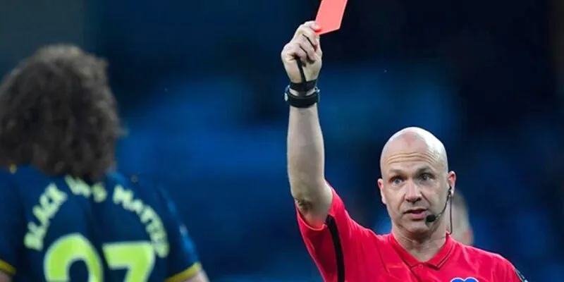 Kèo Thẻ phạt là gì? Bí kíp đọc trận đấu và chọn tài xỉu chuẩn